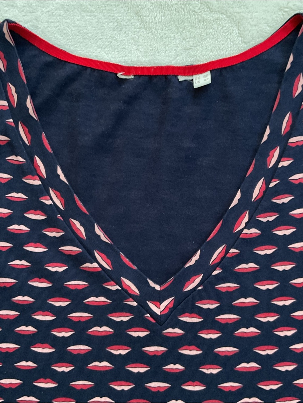 Boden Penelope Lip Print Jersey Dress 4P Petite Navy Pink V Neck - Picture 5 of 13